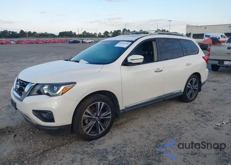 2017 Nissan Pathfinder Platinum z USA, uszkodzony, nr VIN 5N1DR2MN4HC615634